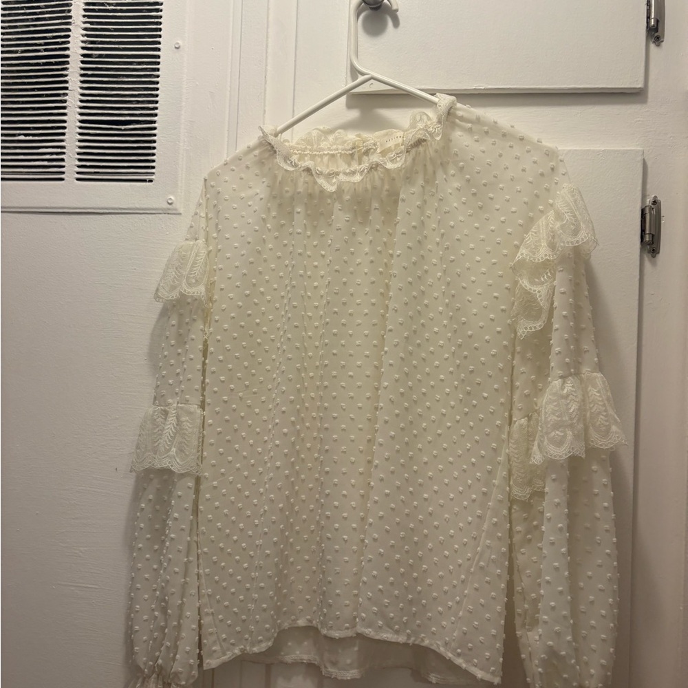 Chic White Ruffle Blouse